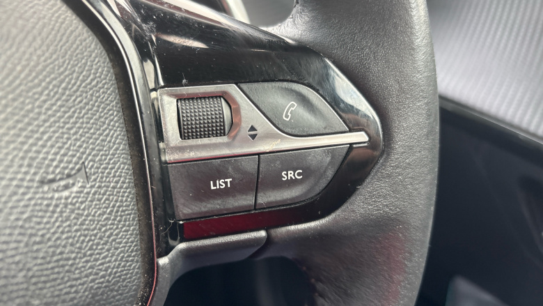 Peugeot 208 1.2 PureTech 100 Allure 5dr EAT8 Petrol Hatchback